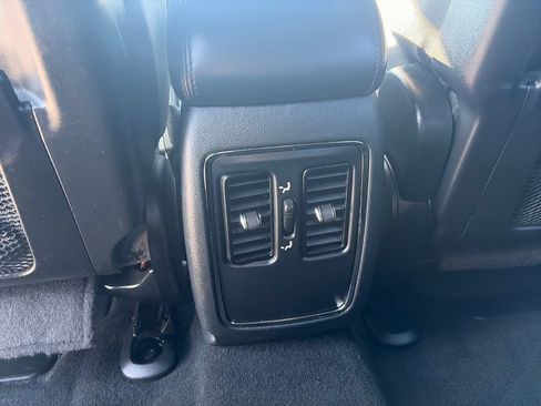 Used 2020 Jeep Grand Cherokee Laredo AWD/4WD image 37