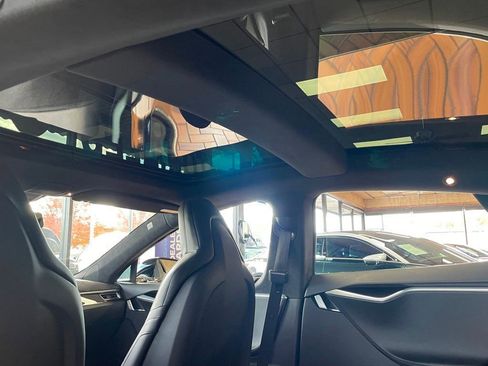 Used 2016 Tesla Model S 70D image 17