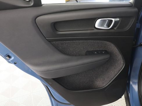 Used 2024 Volvo XC40 B5 Plus AWD/4WD image 25