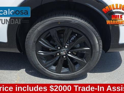 Used 2024 Buick Envista Sport Touring w/ Convenience II Package FWD image 11