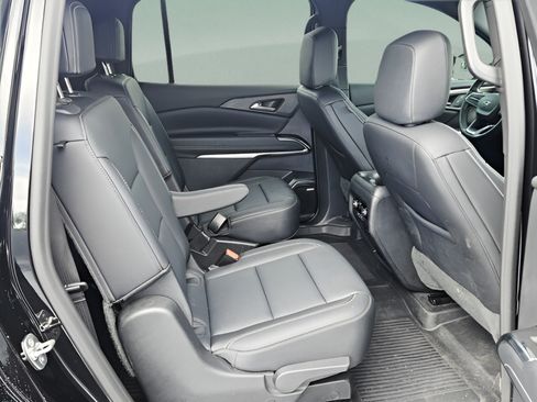 Used 2024 Chevrolet Traverse LT w/ Enhanced Driving Package FWD image 14
