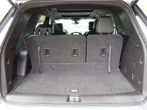 Used 2023 Chevrolet Traverse Premier FWD image 45