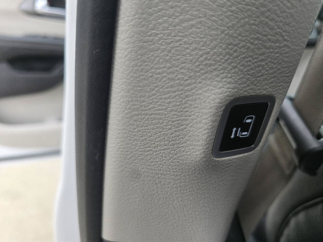 Used 2022 Chrysler Pacifica Touring-L FWD image 15
