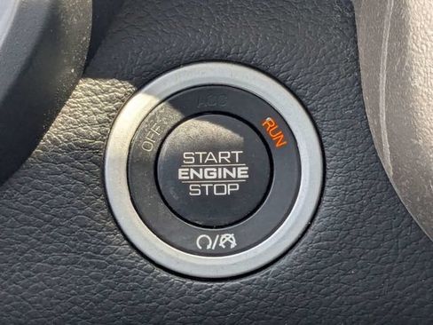 Used 2019 RAM 1500 Laramie AWD/4WD image 33