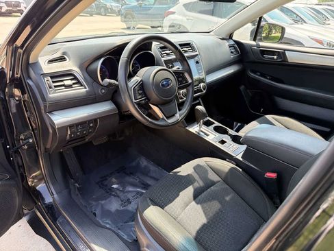Used 2018 Subaru Outback 2.5i Premium AWD/4WD image 2