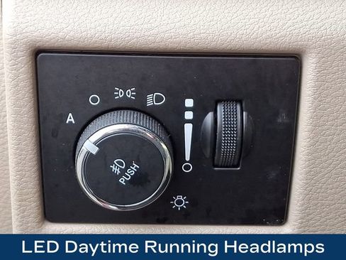 Used 2018 Jeep Grand Cherokee Limited w/ Luxury Group II image 28