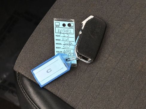 Used 2023 Kia Seltos S w/ Navigation Package image 18