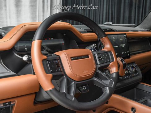 Used 2025 Land Rover Defender 110 AWD/4WD image 9