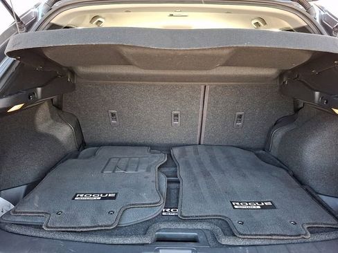 Used 2020 Nissan Rogue Sport SV image 28