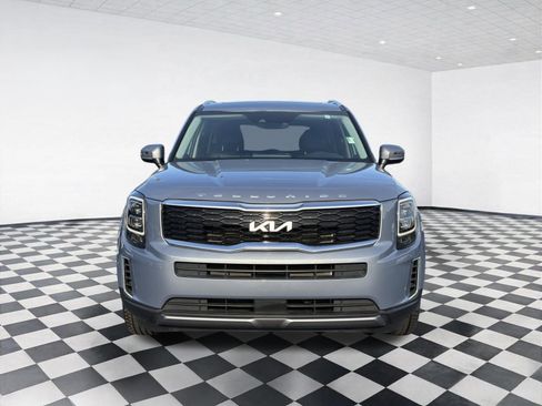 Used 2022 Kia Telluride EX w/ EX Premium Package FWD image 2