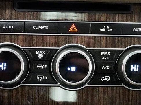 Used 2014 Land Rover Range Rover Sport HSE image 21