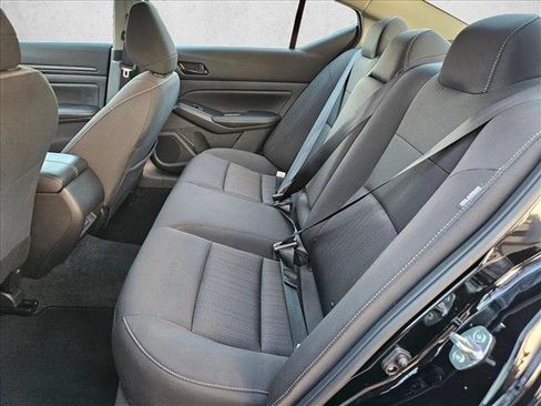 Used 2025 Nissan Altima 2.5 SV image 21