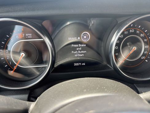 Used 2021 Jeep Wrangler Unlimited Sahara AWD/4WD image 20