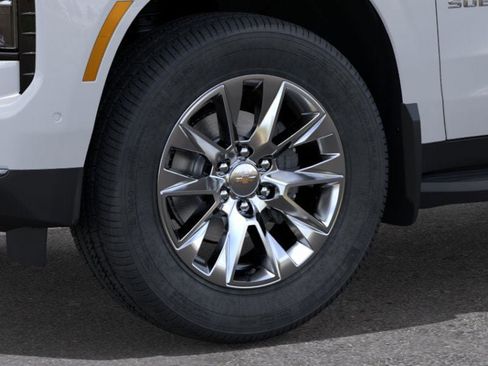 New 2026 Chevrolet Suburban Premier image 9