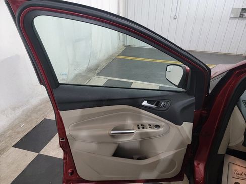 Used 2018 Ford Escape SE FWD image 10
