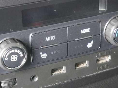 Used 2017 GMC Yukon Denali w/ Open Road Package image 22