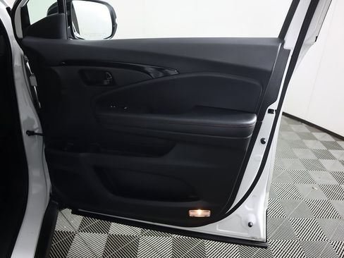 Used 2024 Honda Passport Black Edition image 28