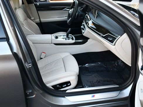 Used 2020 BMW 740i w/ Luxury Rear Seating Package image 49