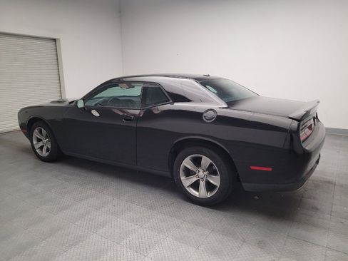 Used 2019 Dodge Challenger SXT RWD image 3
