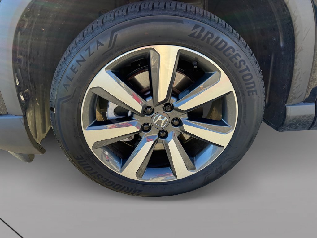 Used 2025 Honda Pilot Touring image 9