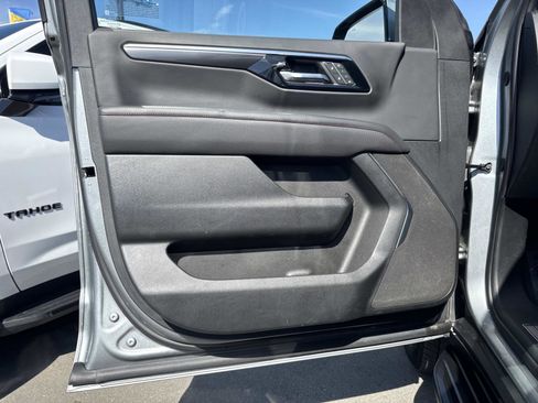 Used 2025 Chevrolet Suburban RST image 19