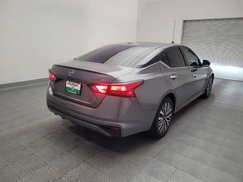 Used 2023 Nissan Altima 2.5 SV FWD image 9