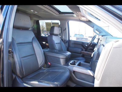 Used 2021 GMC Sierra 2500 Denali w/ Denali Black Diamond Edition image 13