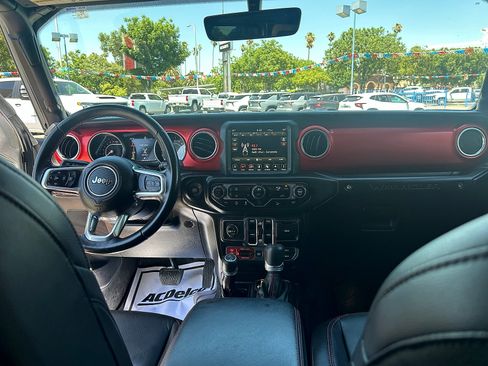 Used 2018 Jeep Wrangler Unlimited Rubicon AWD/4WD image 31