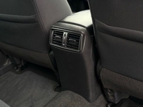 Used 2019 Nissan Rogue S image 22