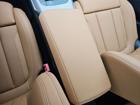 New 2026 BMW 330i xDrive Sedan w/ M Sport Package image 24