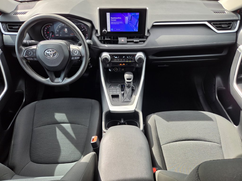 Used 2024 Toyota RAV4 LE AWD/4WD image 8