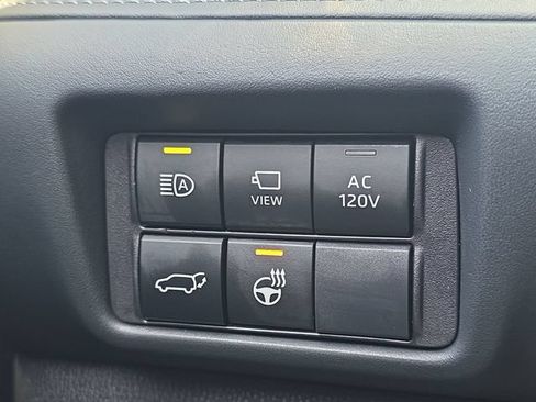 Used 2025 Toyota Highlander Platinum AWD/4WD image 34