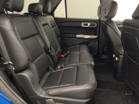 Used 2020 Ford Explorer XLT w/ Equipment Group 202A RWD image 19