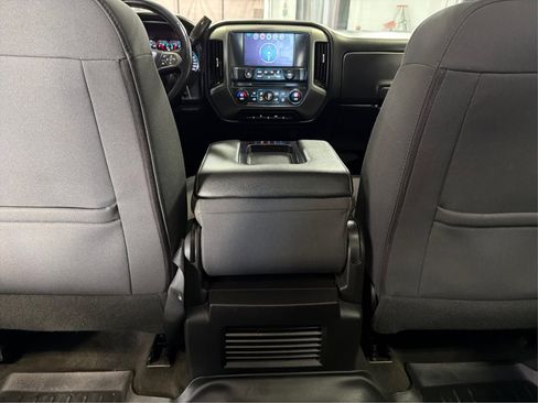 Used 2018 Chevrolet Silverado 1500 LT w/ LT Eassist Package AWD/4WD image 24