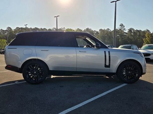 Used 2023 Land Rover Range Rover Long Wheelbase SE image 14