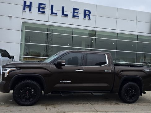 Used 2022 Toyota Tundra Limited image 3