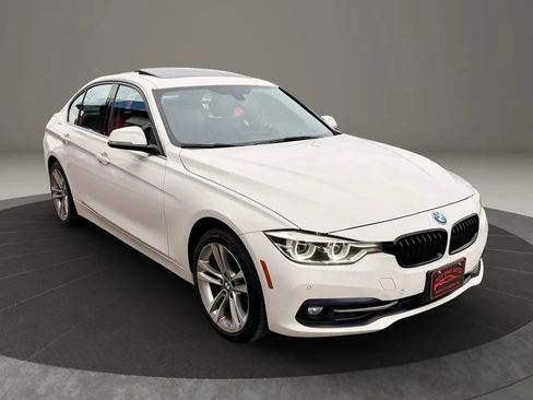 Used 2017 BMW 330i xDrive Sedan AWD/4WD image 3