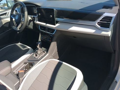 New 2026 Volkswagen Taos SE image 11