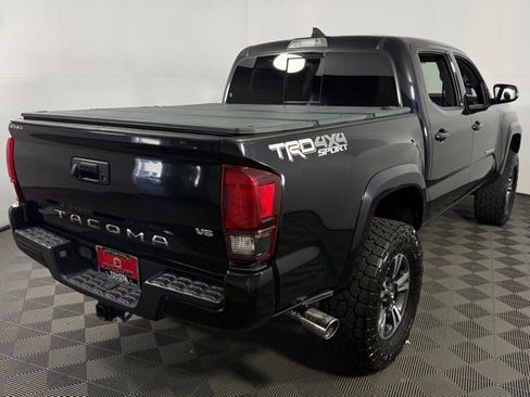 Used 2019 Toyota Tacoma TRD Sport AWD/4WD image 8