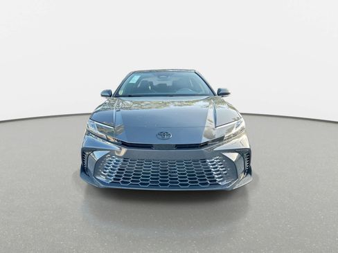 Used 2025 Toyota Camry XSE FWD image 3
