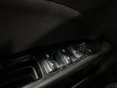 Used 2015 Ford Fusion SE FWD image 16