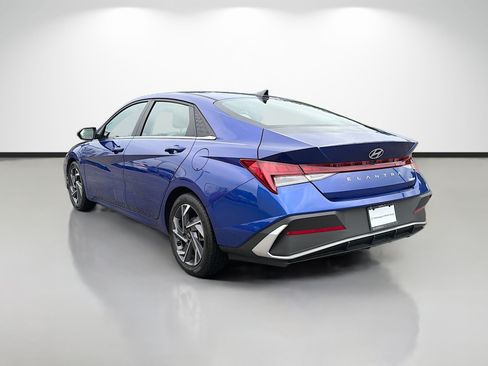 Used 2025 Hyundai Elantra Limited FWD image 5