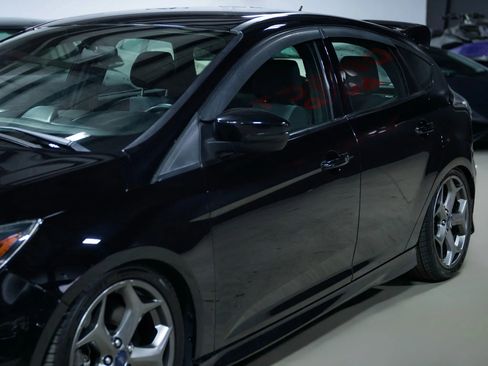 Used 2018 Ford Focus ST image 8