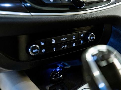 Used 2019 Buick Enclave Premium w/ Experience Buick Package image 13