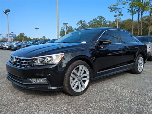 Used 2017 Volkswagen Passat 1.8T SEL Premium image 8