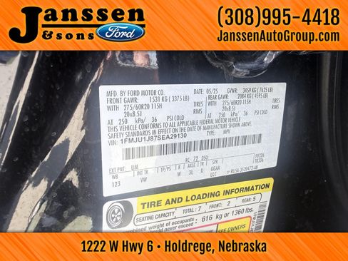 Used 2025 Ford Expedition Active AWD/4WD image 36