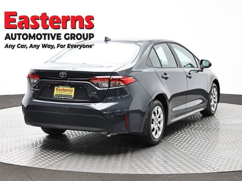 Used 2025 Toyota Corolla LE FWD image 5