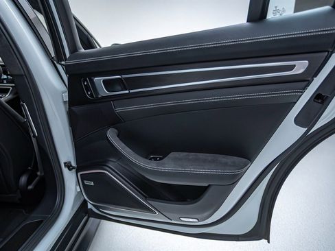 Used 2020 Porsche Panamera GTS image 37