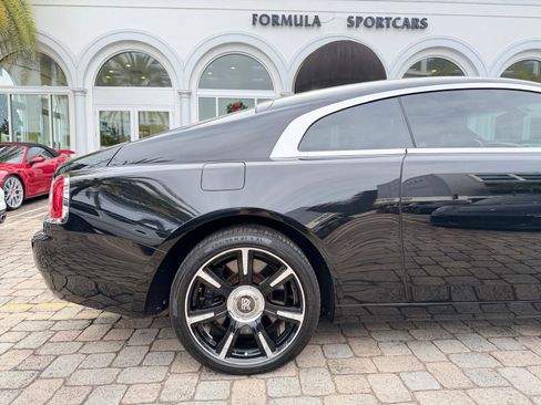 Used 2016 Rolls-Royce Wraith image 23