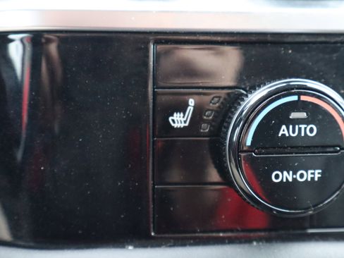 Used 2023 Nissan Pathfinder SL AWD/4WD image 25